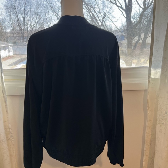 Like new black Old Navy active jacket. Size large. - Picture 2 of 3